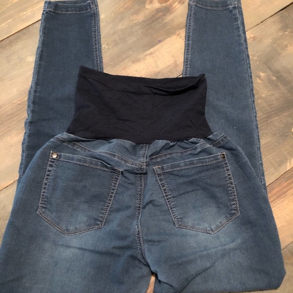 Loved by Heidi Klum Maternity Jeans - Picture 2 of 3
